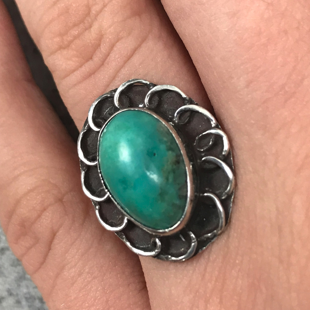 Elegant Silver Ring with Turquoise Stone